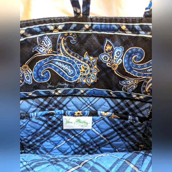 Vera Bradley over the shoulder bag - Picture 4 of 5